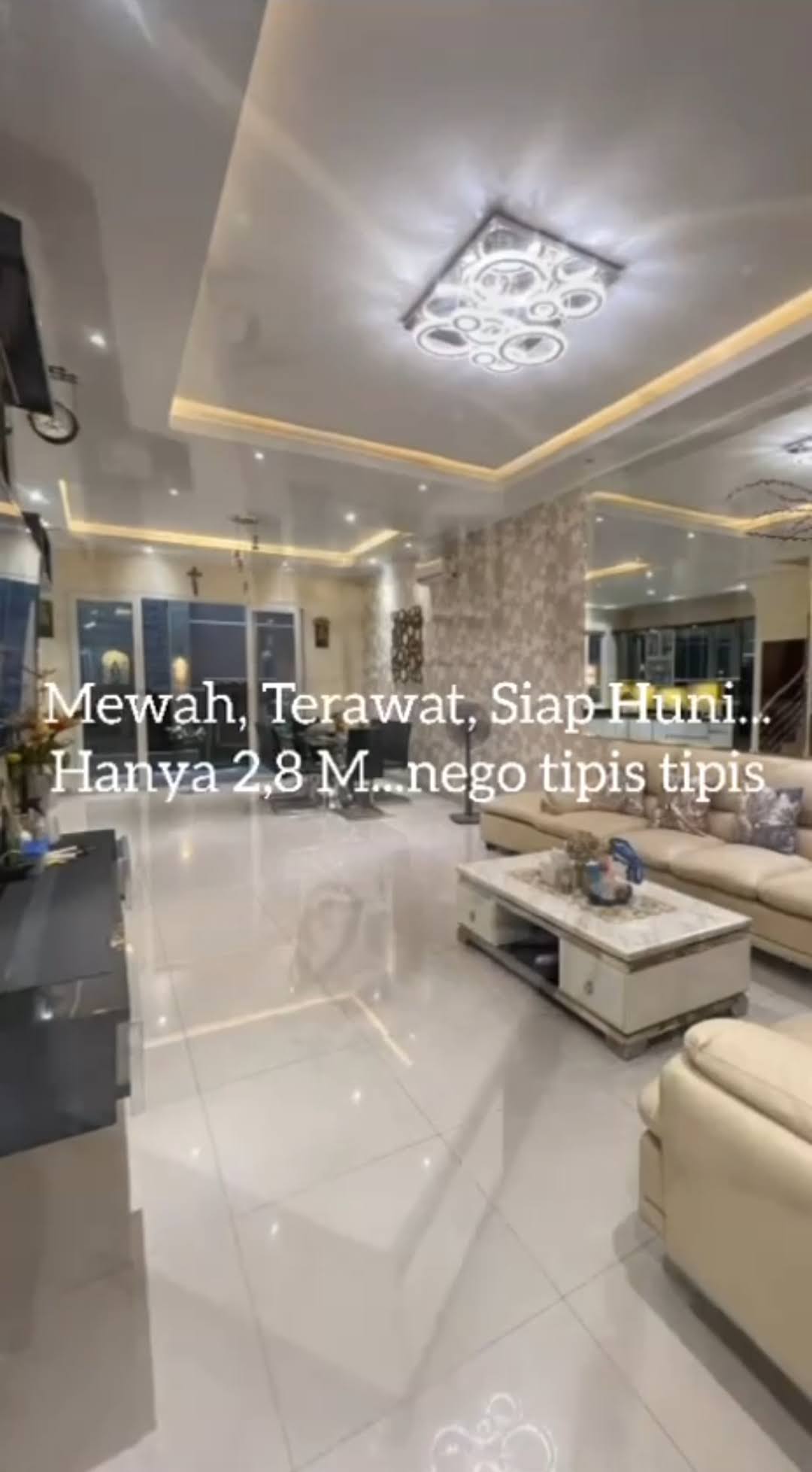 Dijual Rumah Mewah 3 Lantai di Donokerto, Surabaya Utara - Image 1