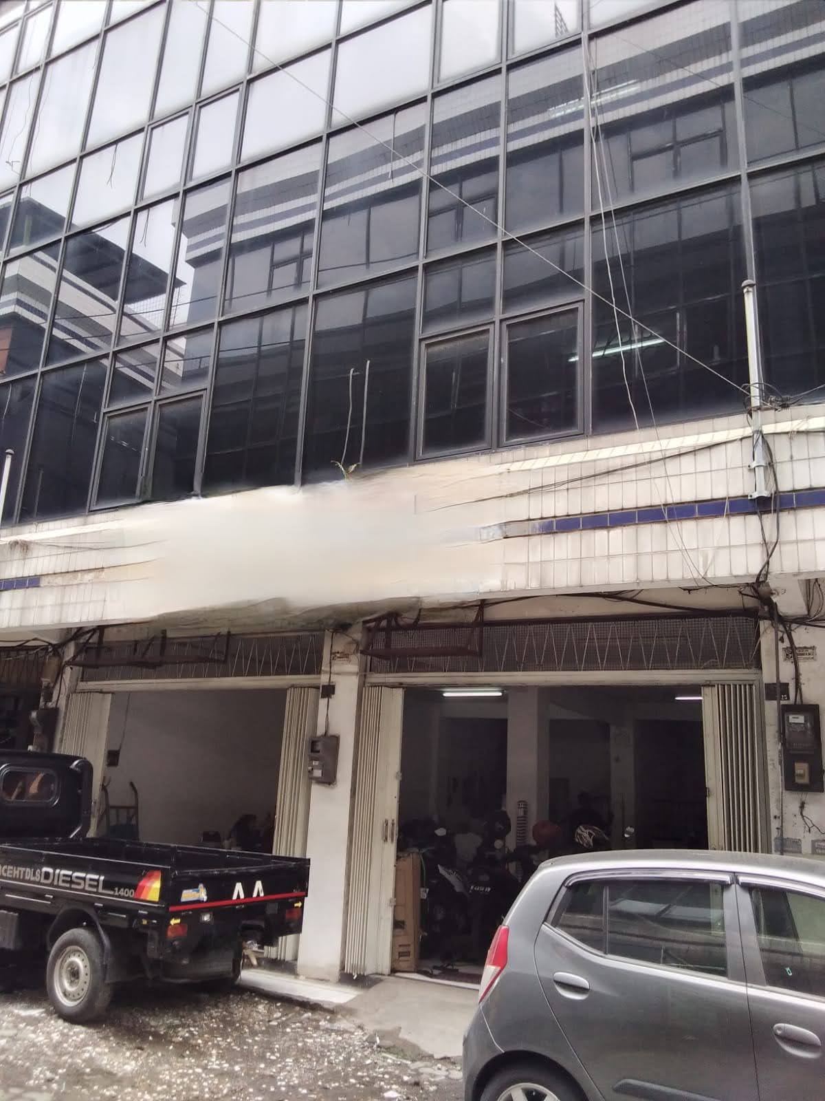 Dijual Dua Unit Ruko Empat Lantai Strategis di Semut Megah Surabaya Utara - Image 1