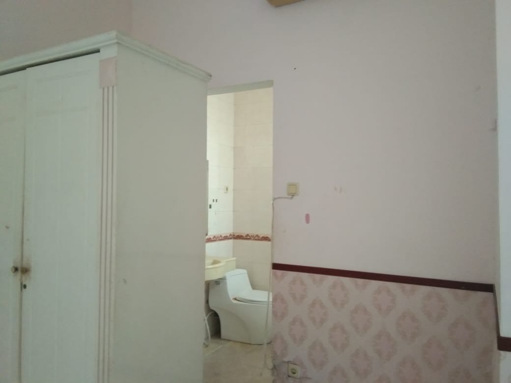 Dijual/Disewakan Rumah Nyaman di Simpang Darmo Permai Selatan Surabaya Barat - Thumbnail 4