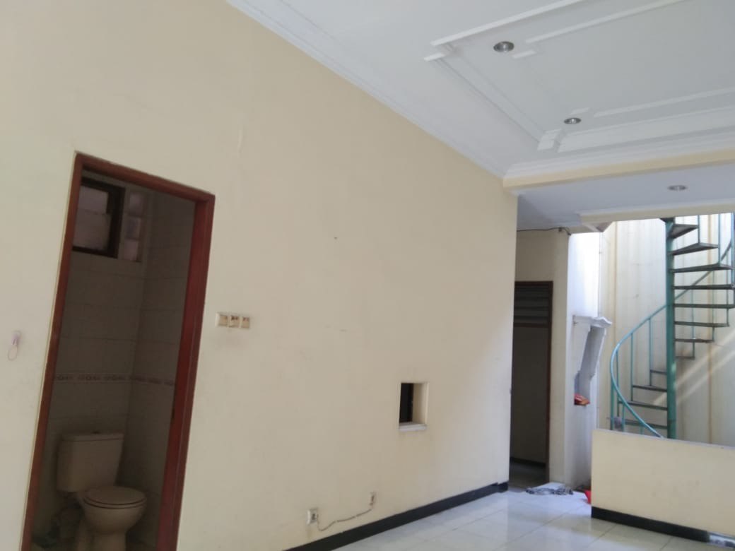 Dijual/Disewakan Rumah Nyaman di Simpang Darmo Permai Selatan Surabaya Barat - Thumbnail 3