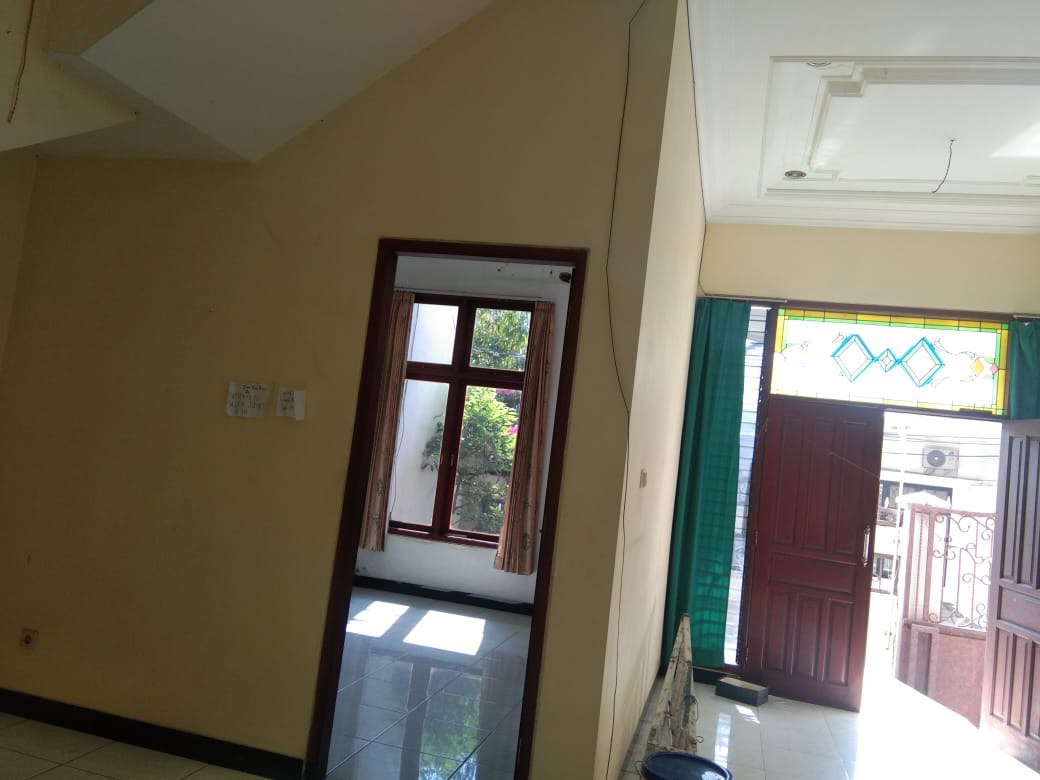 Dijual/Disewakan Rumah Nyaman di Simpang Darmo Permai Selatan Surabaya Barat - Image 1
