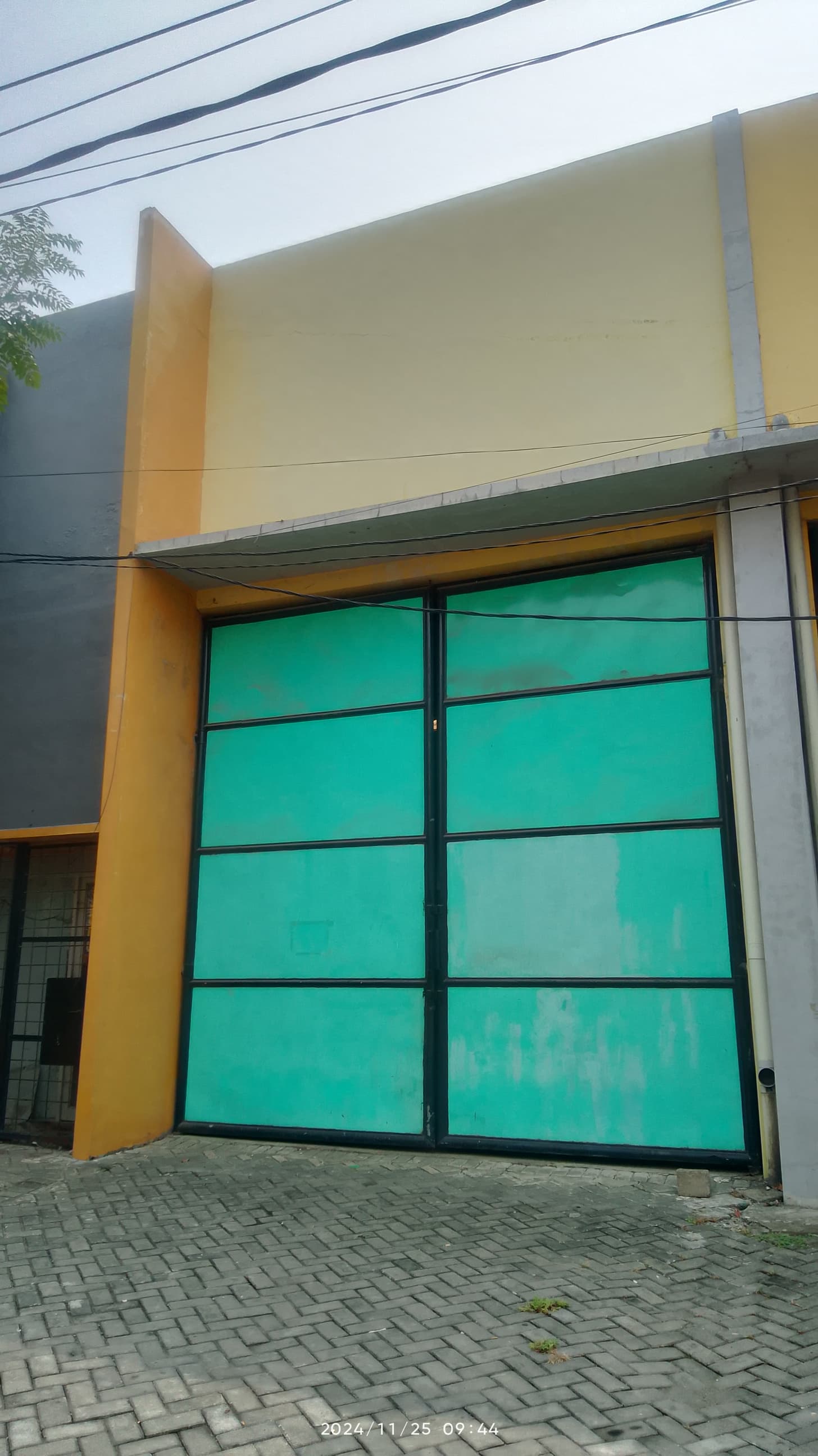 Dijual Gudang Safe and Lock Lokasi Strategis di Raya Lingkar Timur Sidoarjo - Image 1