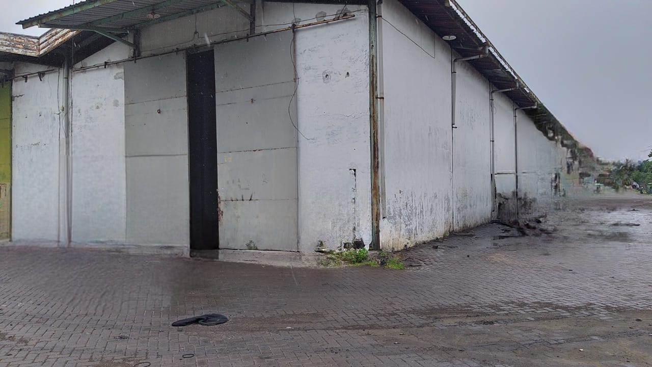 Dijual Cepat Gudang Strategis Posisi Hook di Margomulyo Permai Surabaya Barat - Image 1
