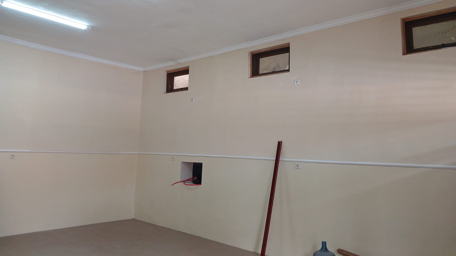 Disewakan Ruko Usaha Kuliner Lokasi Strategis di Jalan Niaga Surabaya Pusat - Thumbnail 3