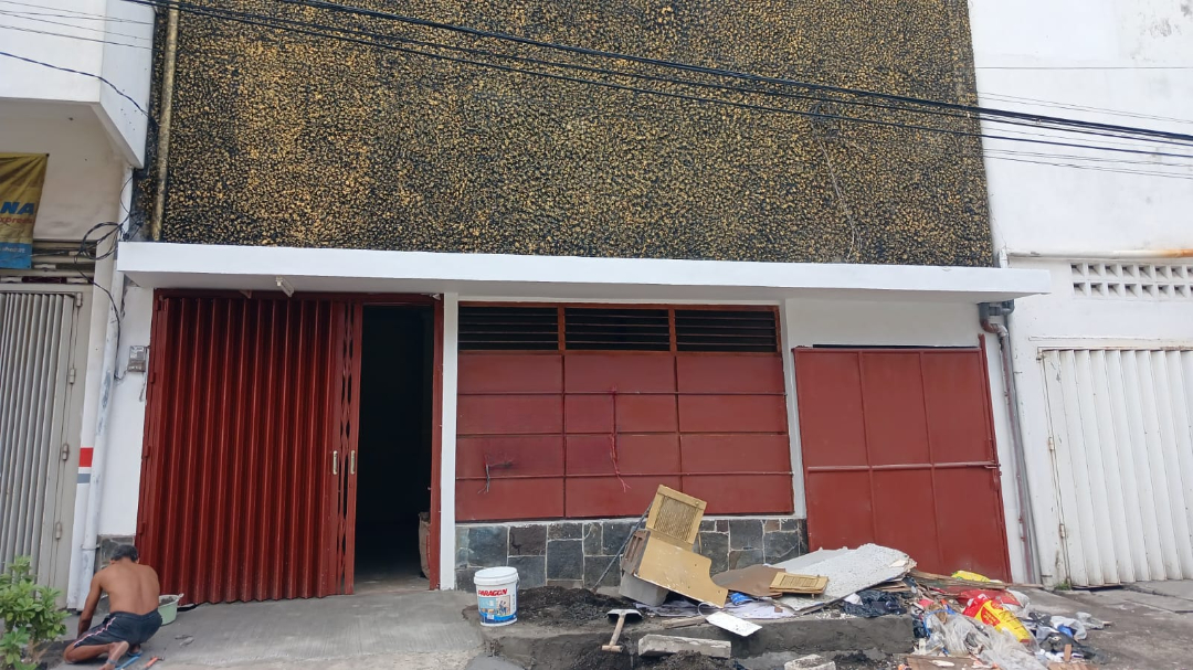 Disewakan Ruko Usaha Kuliner Lokasi Strategis di Jalan Niaga Surabaya Pusat - Image 1