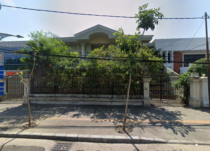 Dijual Rumah Mewah Lokasi Strategis di Jalan Raya Dharmahusada Surabaya Timur - Image 1