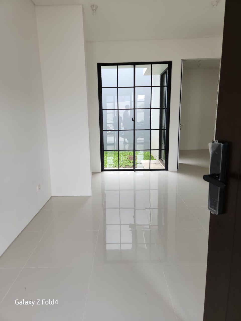 Disewakan Rumah Modern di Kawasan Perumahan Modern Graha Natura Dandelion Surabaya Barat - Thumbnail 4