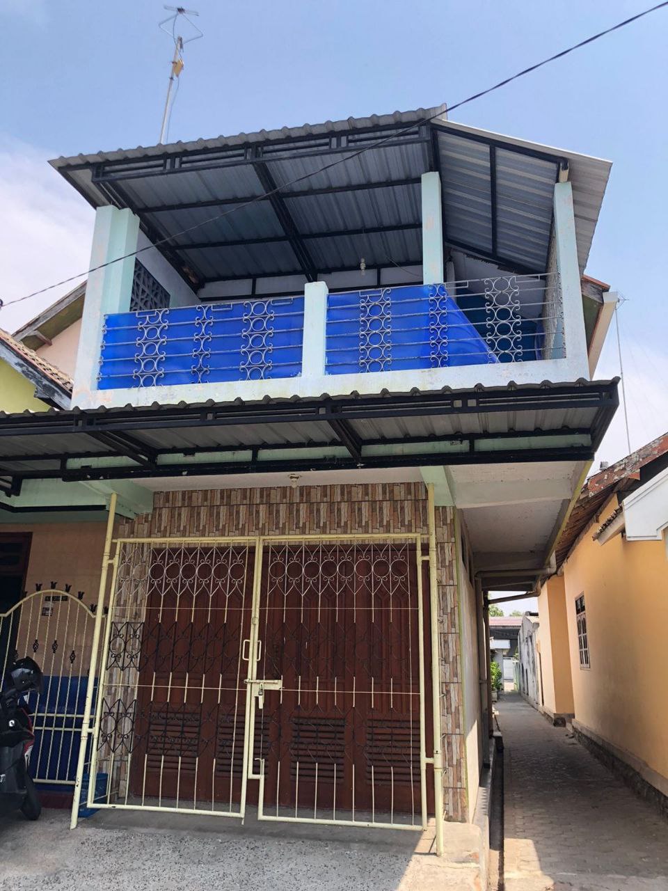 Dijual Rumah 2 Lantai Posisi Hook di Jalan Diponegoro Nganjuk - Image 1