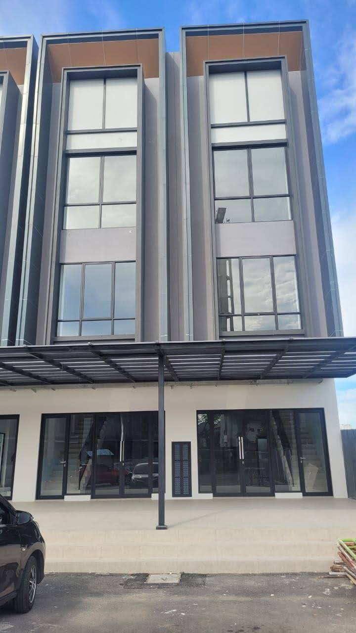 Disewakan 2 Ruko Baru Jejer Premium di Nol Jalan Area Komersil Citraland Sirabaya Barat - Image 1