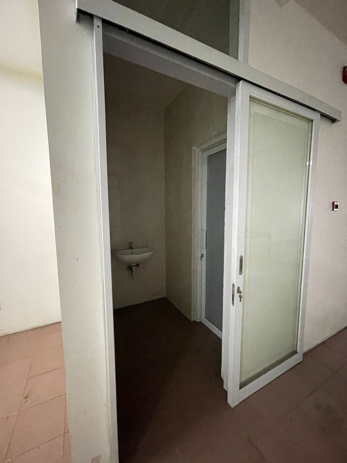 Dijual Ruko Komersial Strategis di Jalan Kapasan Surabaya Pusat - Thumbnail 2