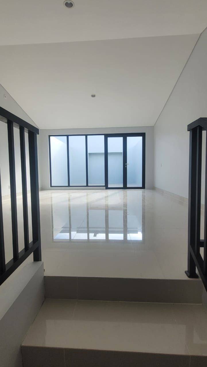 Disewakan 2 Ruko Baru Jejer di Nol Jalan Area Komersil Citraland Surabaya Barat - Thumbnail 4