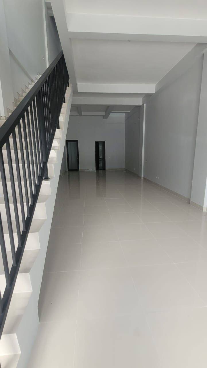 Disewakan 2 Ruko Baru Jejer di Nol Jalan Area Komersil Citraland Surabaya Barat - Thumbnail 3