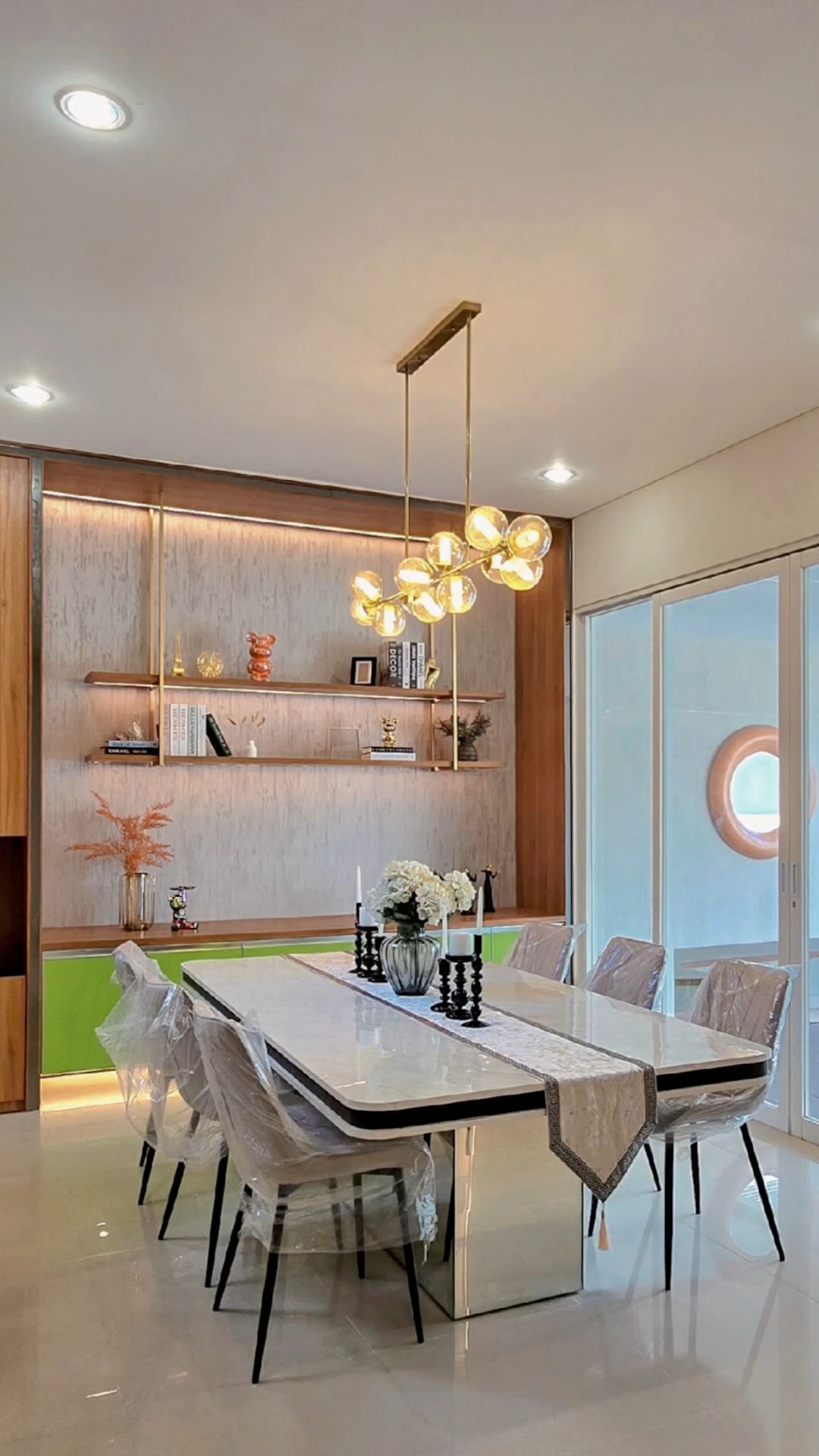 Dijual Rumah Minimalis Full Furnish di Royal Residence Surabaya Barat - Image 1