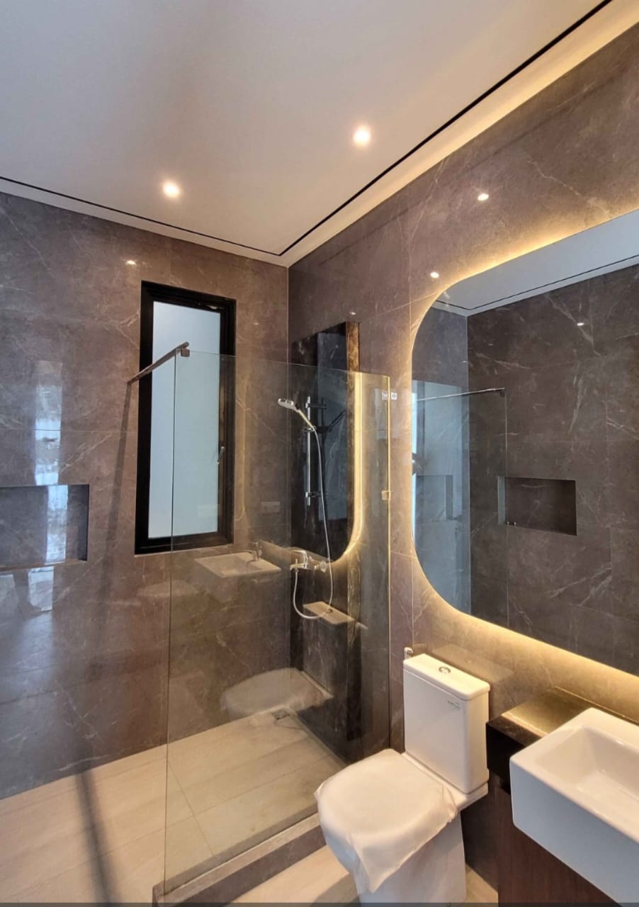 Dijual Rumah Mewah Modern di Manyar Kertoadi Lokasi Premium Strategis Surabaya Timur - Thumbnail 2