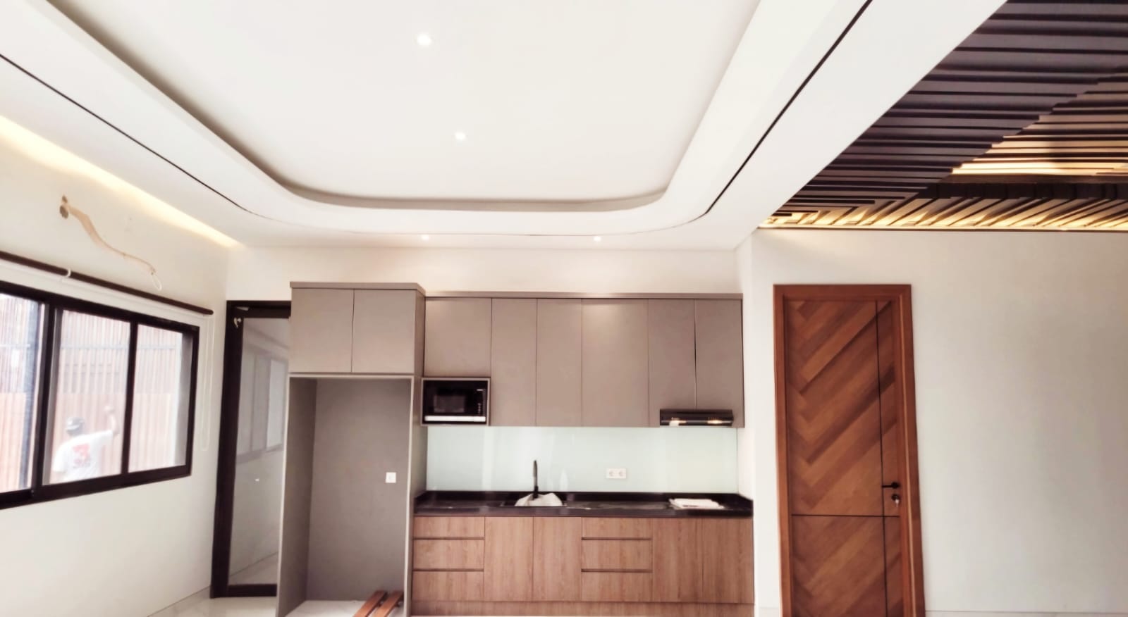 Dijual Rumah Mewah Modern di Manyar Kertoadi Lokasi Premium Strategis Surabaya Timur - Thumbnail 3