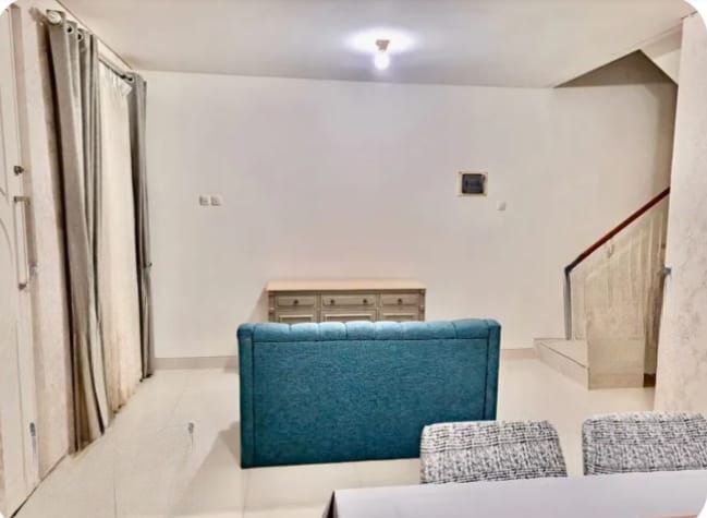 Disewakan Rumah Siap Huni Eksekutif di Grand Pakuwon Victoria Citraland Surabaya Barat - Thumbnail 2