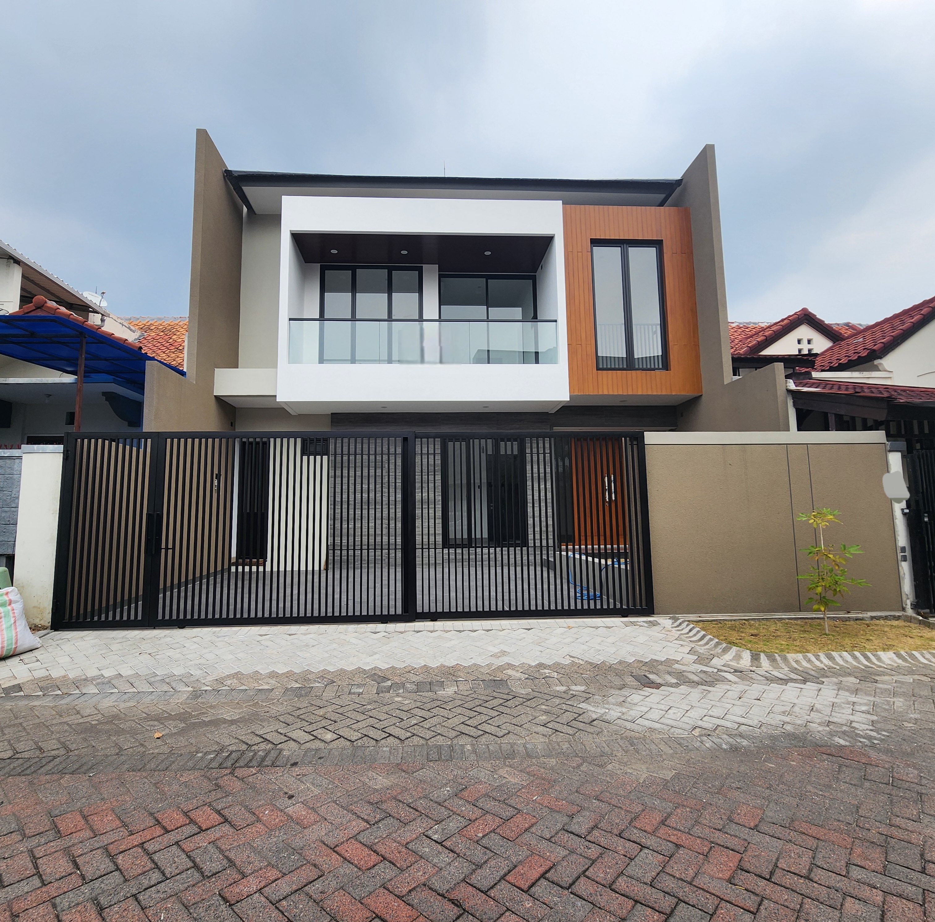 Dijual Rumah Baru Minimalis di Citraland Surabaya Barat - Image 1