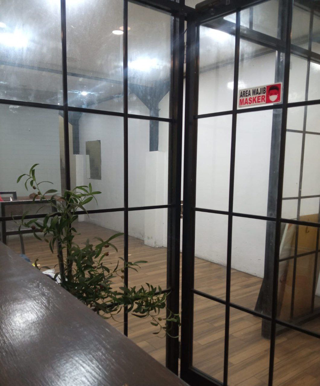 Dijual/ Disewakan Ruko Komersial Strategis di Raya Dharmawangsa 3 Lantai Surabaya Timur - Thumbnail 3