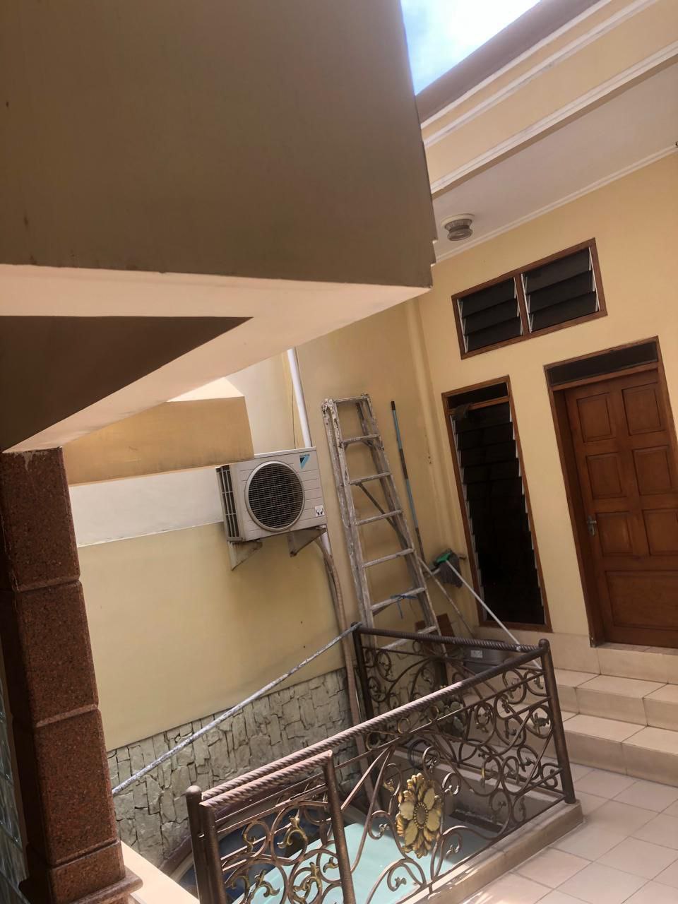 Dijual Rumah Mewah Siap Huni di Darmo Baru Timur Sukomanunggal Surabaya Barat - Thumbnail 2