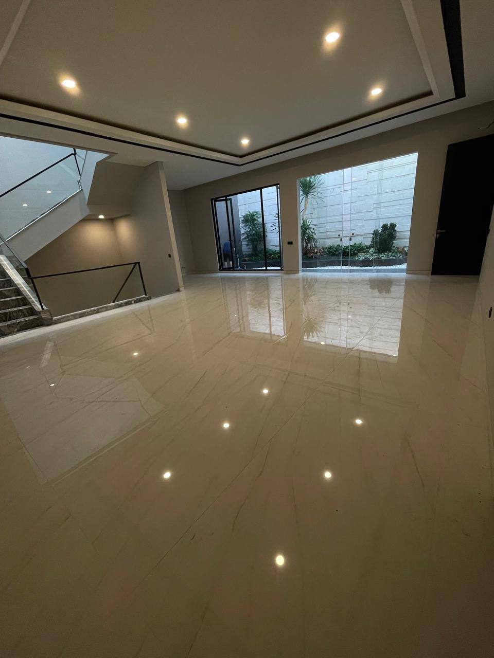 Dijual Rumah Baru Elite Mewah di North Emerald Mansion, Citraland Surabaya Barat - Thumbnail 4