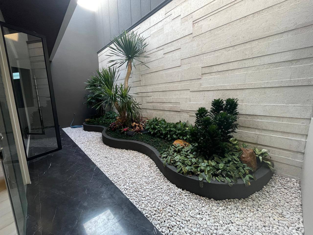 Dijual Rumah Baru Elite Mewah di North Emerald Mansion, Citraland Surabaya Barat - Image 1