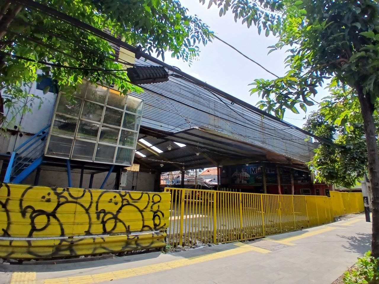 Dijual Tanah Lokasi Strategis di Raya Mayjend Sungkono Surabaya Barat - Image 1