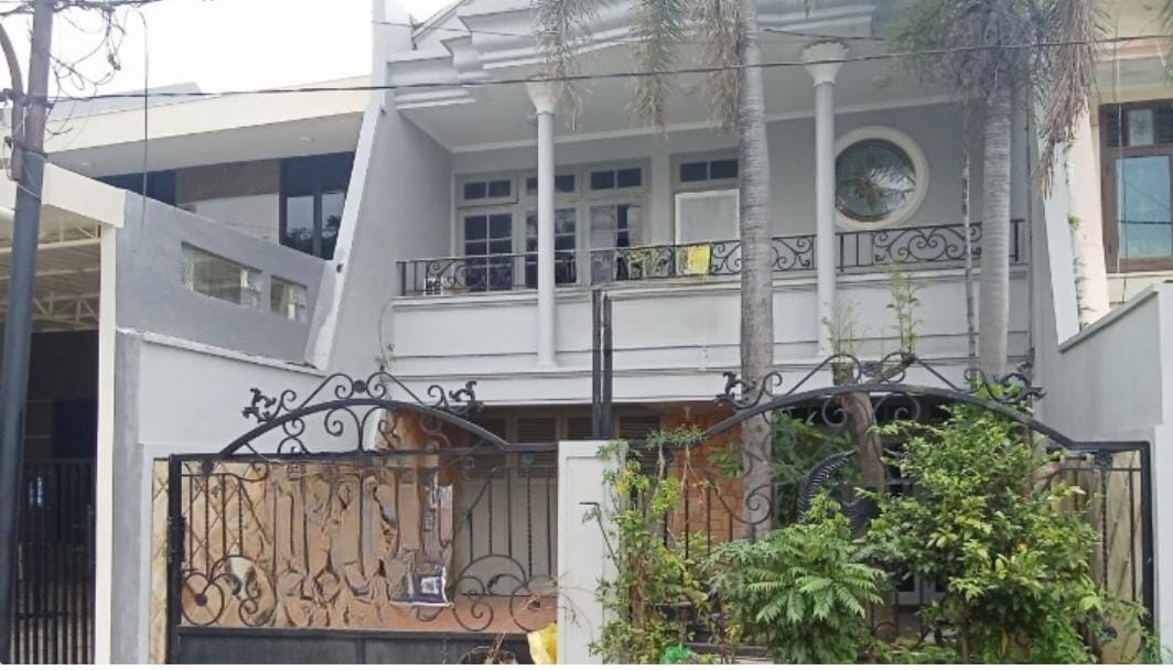 Dijual/Disewakan Rumah 2 Lantai Strategis di Kencana Sari Barat, Surabaya Barat - Image 1