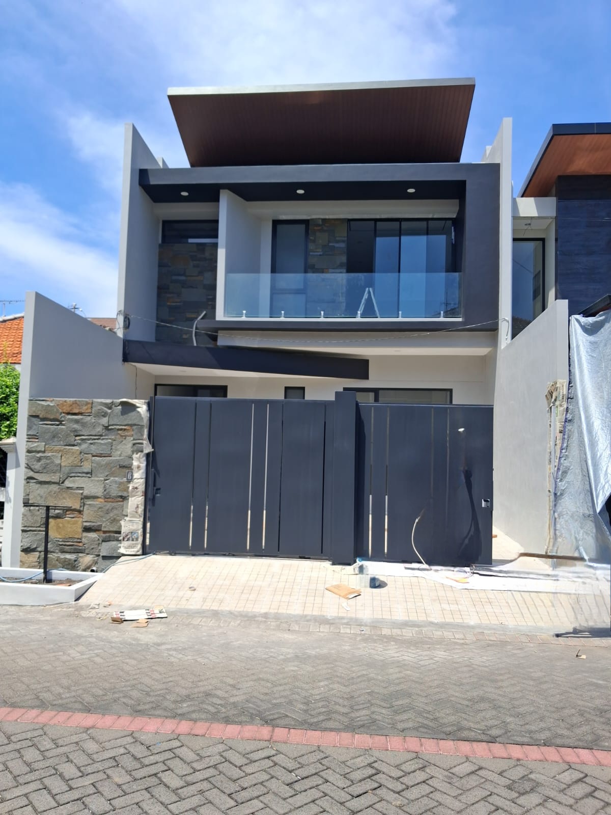 Dijual Rumah Baru Minimalis di Manyar Jaya Surabaya Timur - Image 1