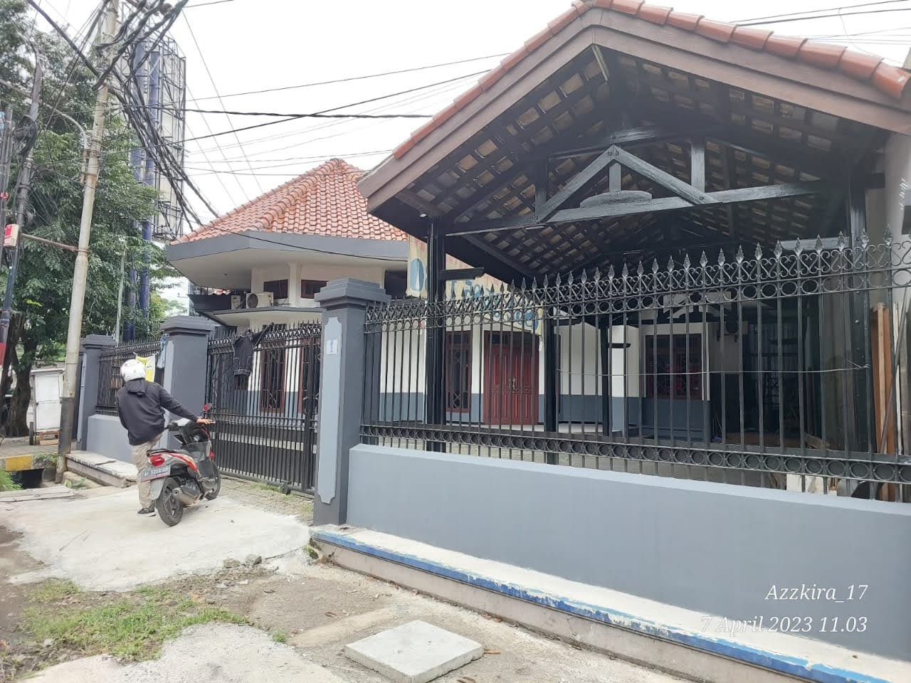 Disewakan Rumah Usaha Strategis di Nol Jalan Raya Perak Surabaya Utara - Image 1
