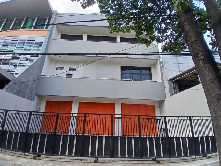 Disewakan Ruko Baru 3 Lantai, Siap Huni di Perak Timur Surabaya Utara - Image 1