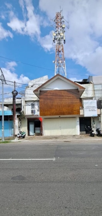 Disewakan Kantor Eksklusif Lokasi Strategis di Barata Jaya Surabaya Timur - Image 1