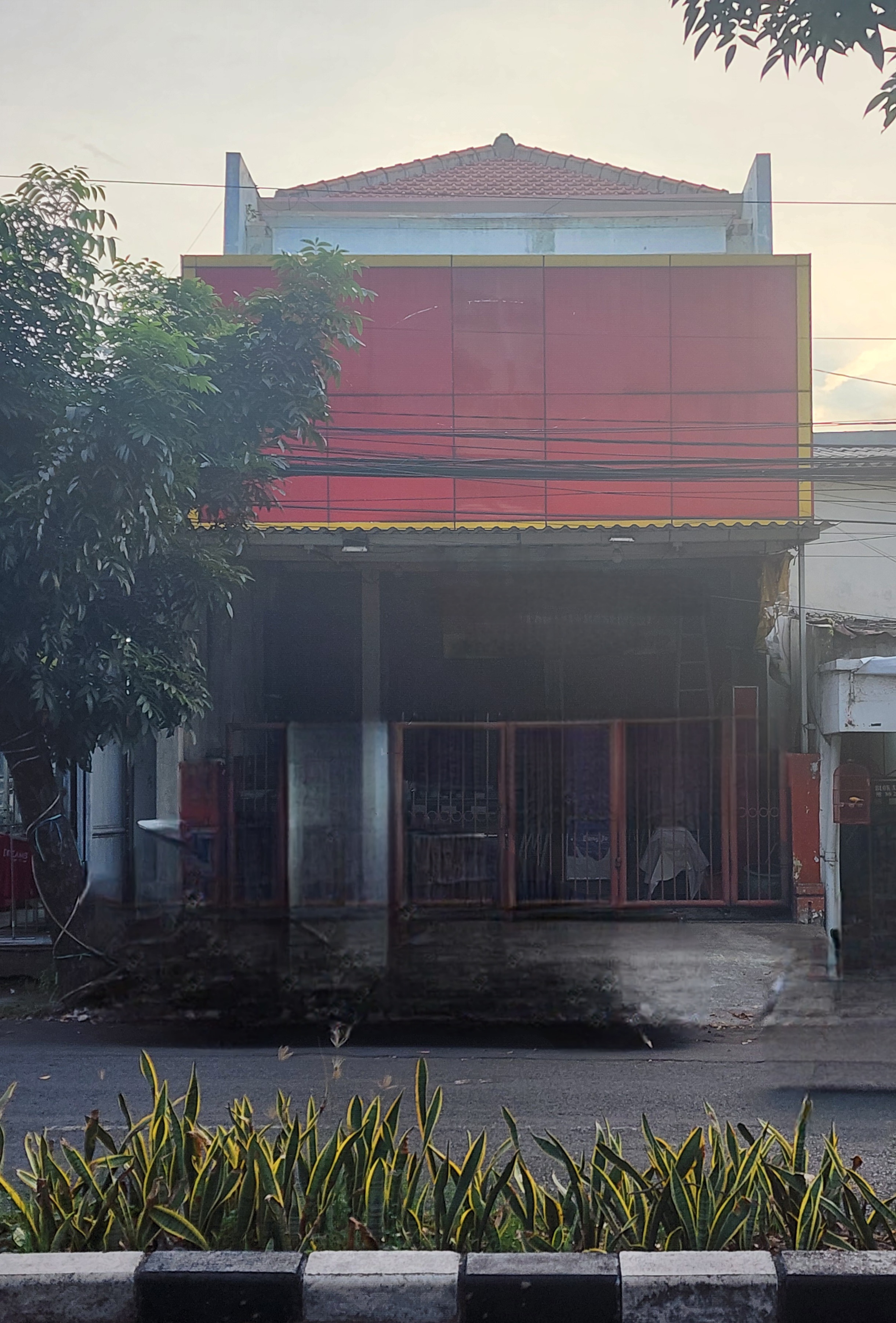 Dijual Ruko Komersial Hadap Jalan di Raya Manukan Surabaya Barat - Image 1