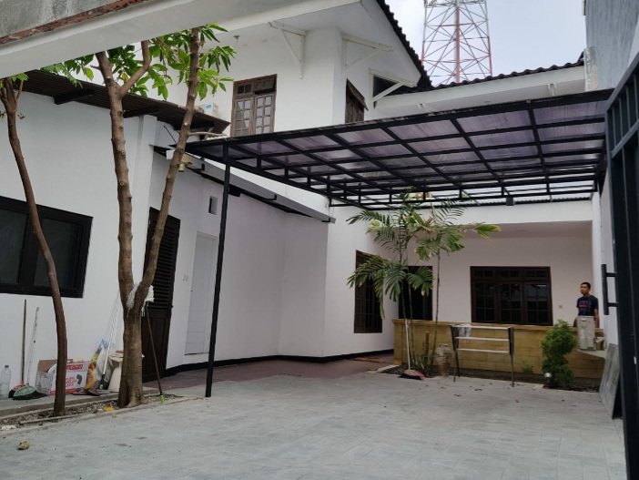 Dijual / disewakan Rumah Siap Huni di Kawasan Strategis Simpang Darmo Permai Selatan, Surabaya Barat - Image 1