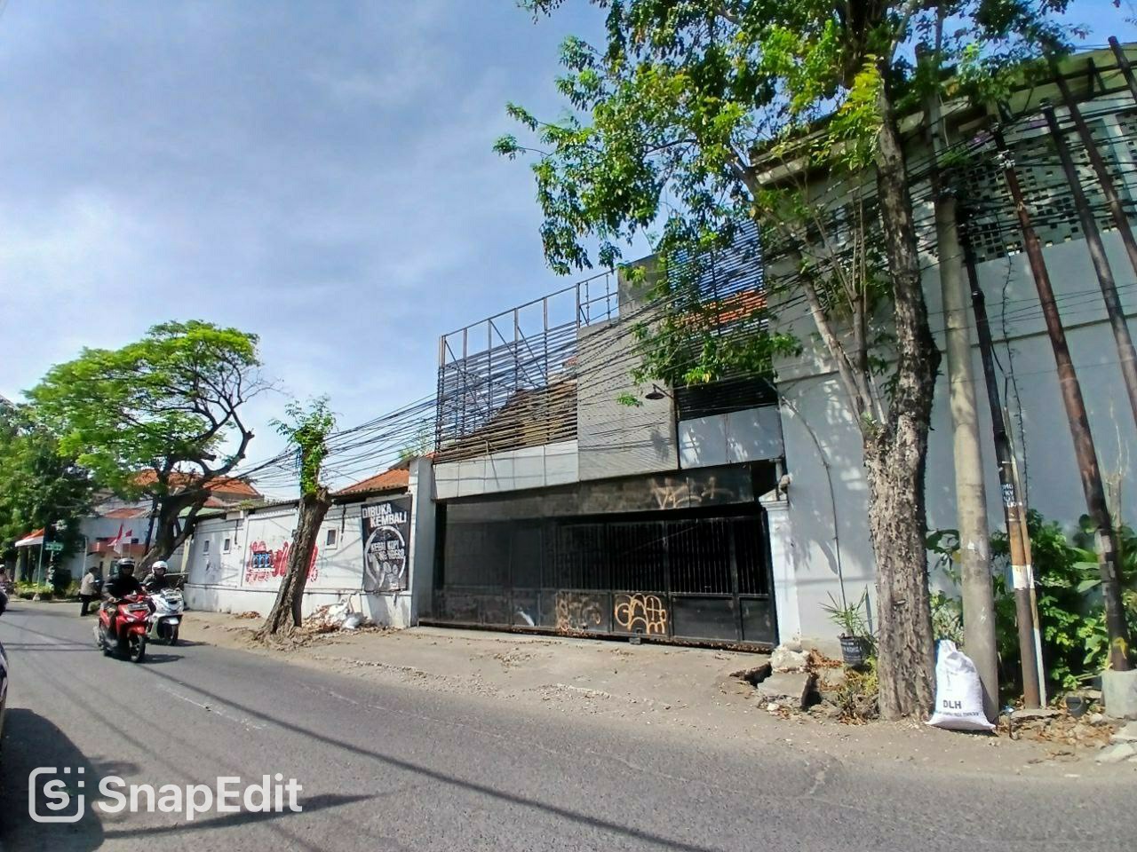 Dijual Rumah Siap Huni di Raya Dukuh Kupang Barat, Surabaya Barat - Image 1