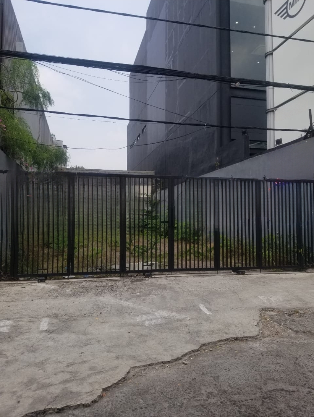 Disewakan Tanah Komersial Lokasi Strategis di HR. Mohammad Surabaya Barat - Image 1