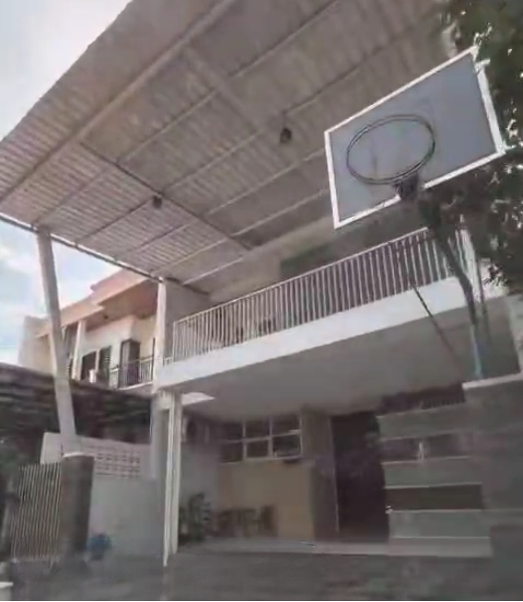 Dijual Rumah Modern Eksklusif di Bukit Palma Citraland Surabaya Barat - Image 1