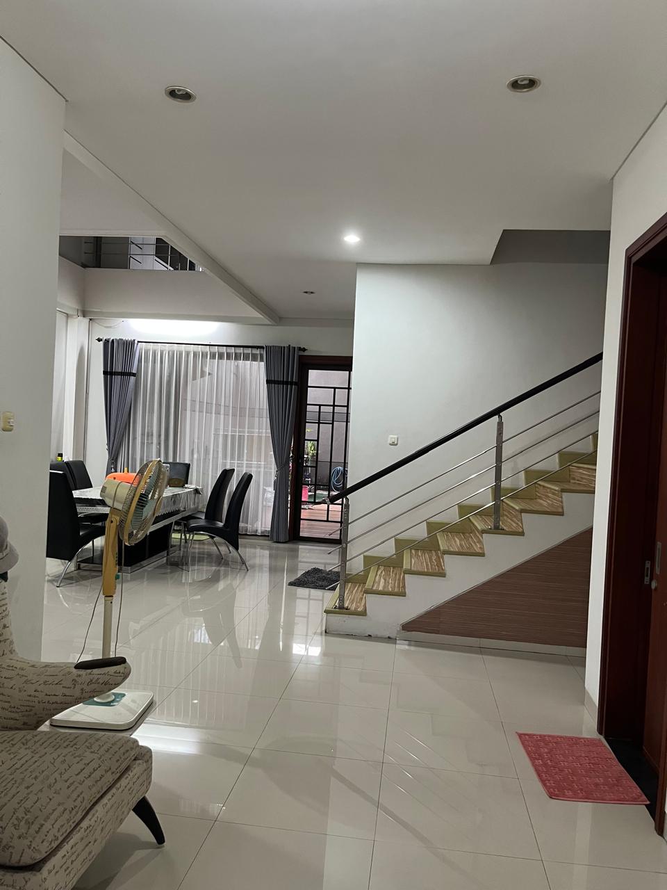 Dijual Rumah Mewah 2 Lantai di Simpang Darmo Permai Selatan Surabaya Barat - Thumbnail 2