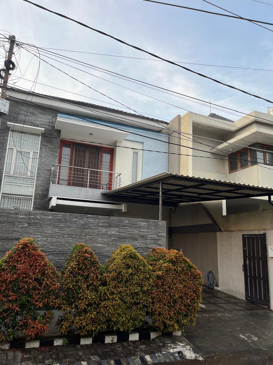 Dijual Rumah Mewah 2 Lantai di Simpang Darmo Permai Selatan Surabaya Barat - Image 1