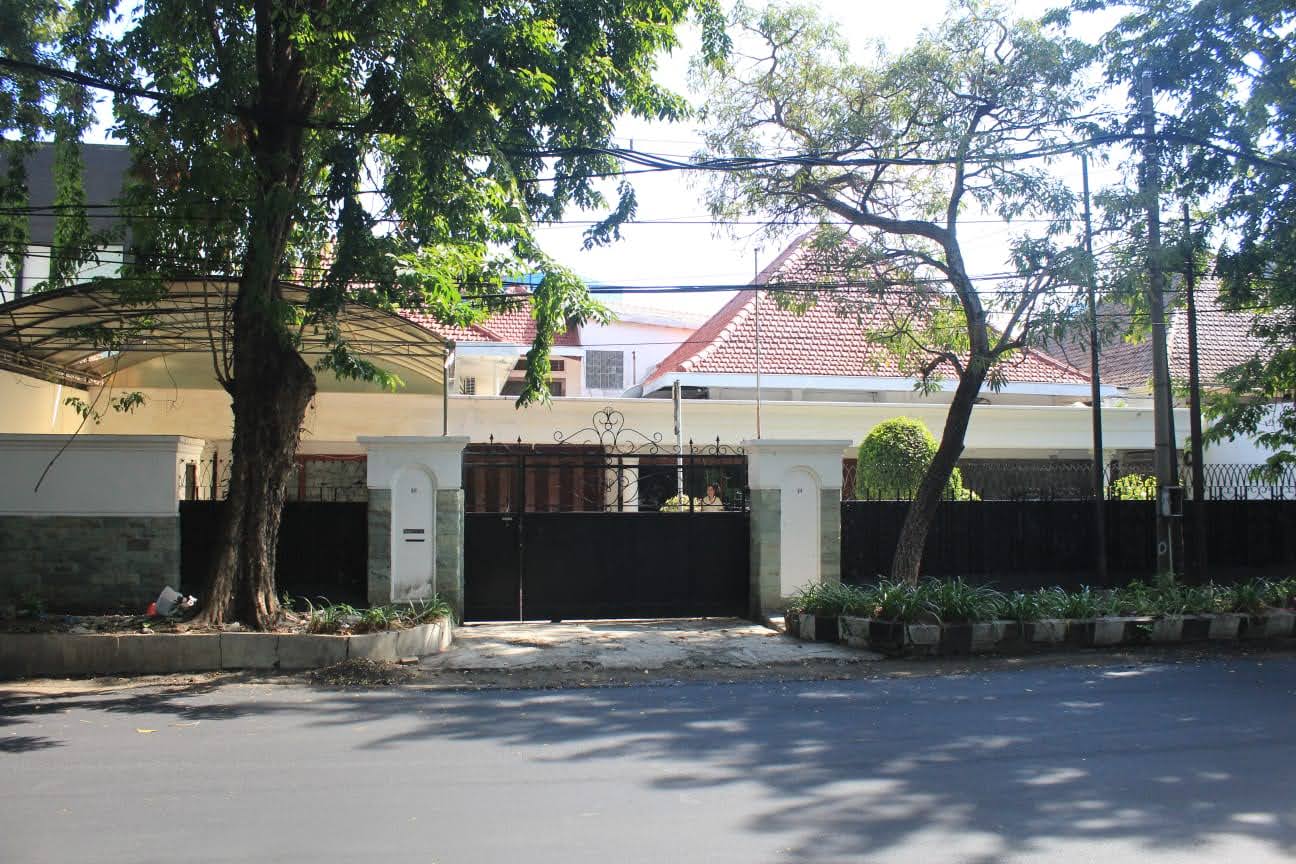 Disewakan Rumah Komersial Premium di Jalan Polisi Istimewa Surabaya Pusat - Image 1