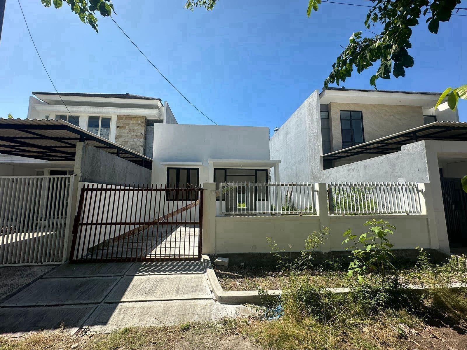 Dijual Rumah Sangat Cocok Untuk Kos di Tenggilis Mejoyo Selatan Surabaya Selatan - Image 1