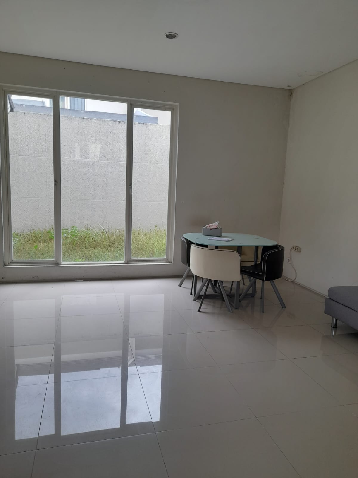 Disewakan Rumah Modern Siap Huni di Northwest Park, Citraland Utara (bbal) - Thumbnail 3