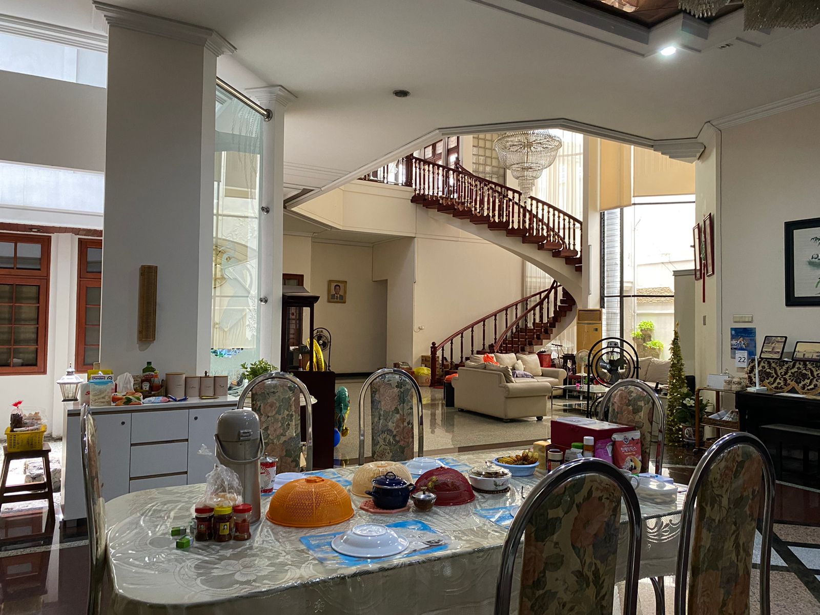 Dijual Rumah Mewah Siap Huni di Jalan Cempaka Surabaya Pusat - Thumbnail 4