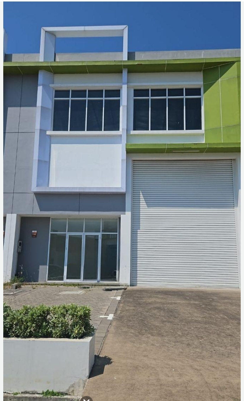 Dijual Gudang Komersial Lokasi Strategis di AKR Bizzland, Manyar Gresik - Image 1