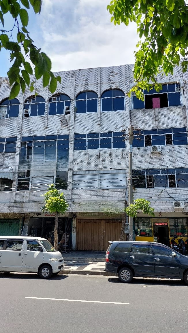 Dijual Ruko 4 Lantai Lokasi Strategis di Komplek Sinar Galaxy, Surabaya Pusat - Image 1