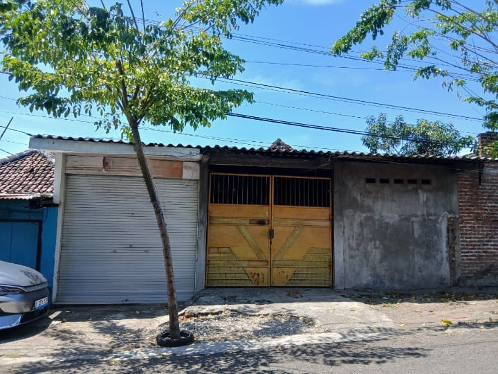 Dijual Rumah Luas Lokasi Strategis di Jalan Sedayu Surabaya Utara - Image 1