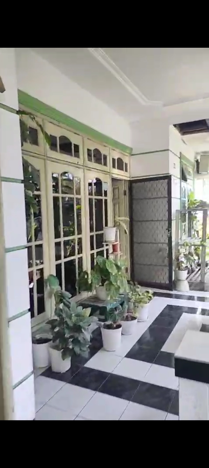 Dijual Rumah Strategis dan Asri di Jemursari Surabaya Selatan - Image 1