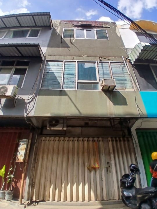 Jual Ruko 3 Lantai Strategis di Kedungdoro Surabaya Pusat - Image 1