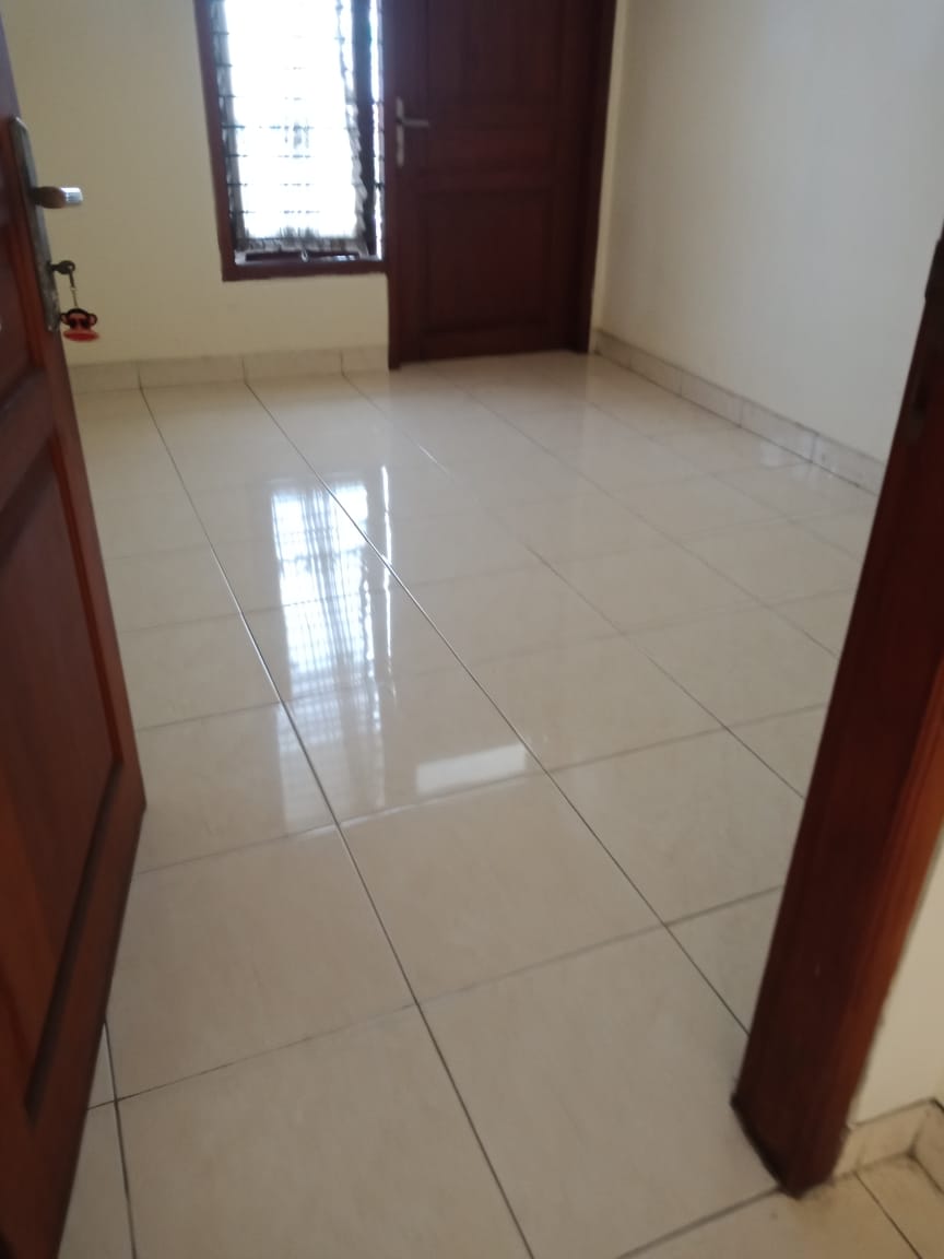 Dijual Rumah 2 Lantai di Jalan Mawar Surabaya Pusat - Thumbnail 3