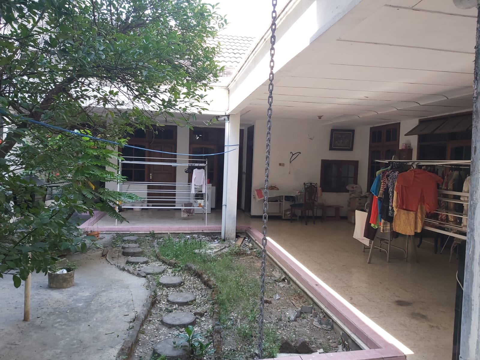 Jual Rumah Nyaman Lokasi Strategis 2 Lantai di Manyar Kartika Surabaya Pusat - Thumbnail 3