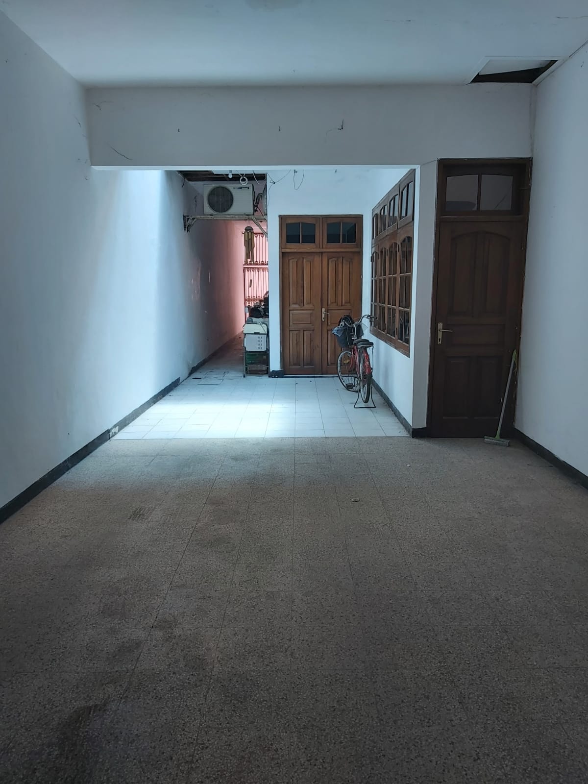 Jual Rumah Nyaman Lokasi Strategis 2 Lantai di Manyar Kartika Surabaya Pusat - Thumbnail 4